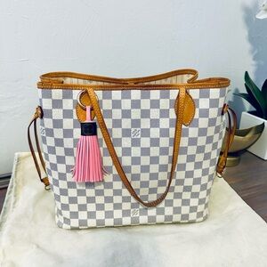 Louis Vuitton Damier Azur Neverfull MM w/ fob, bag stay & pink organizer